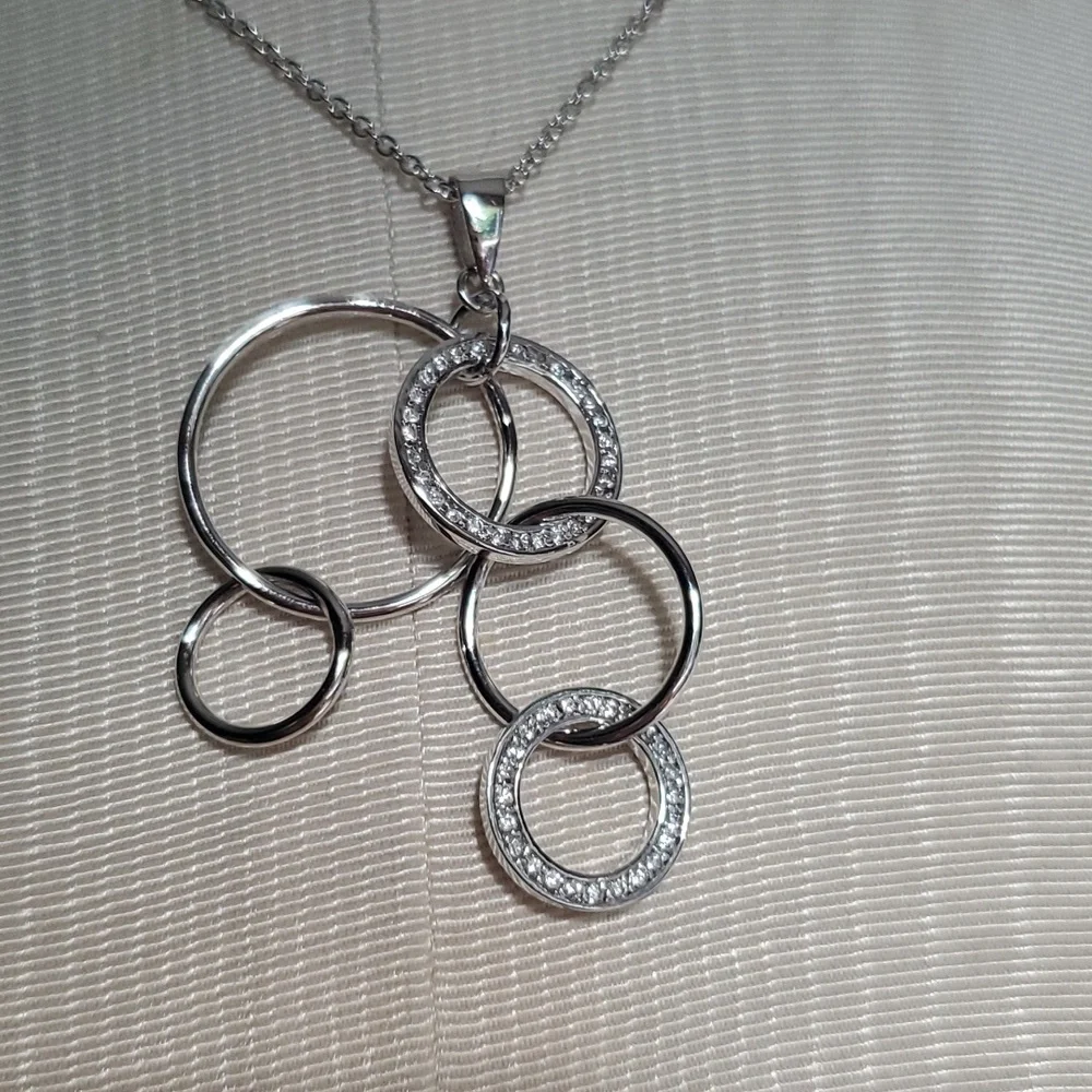 Infinity Rings Necklace - Adjustable Chain - Picture 5 of 9